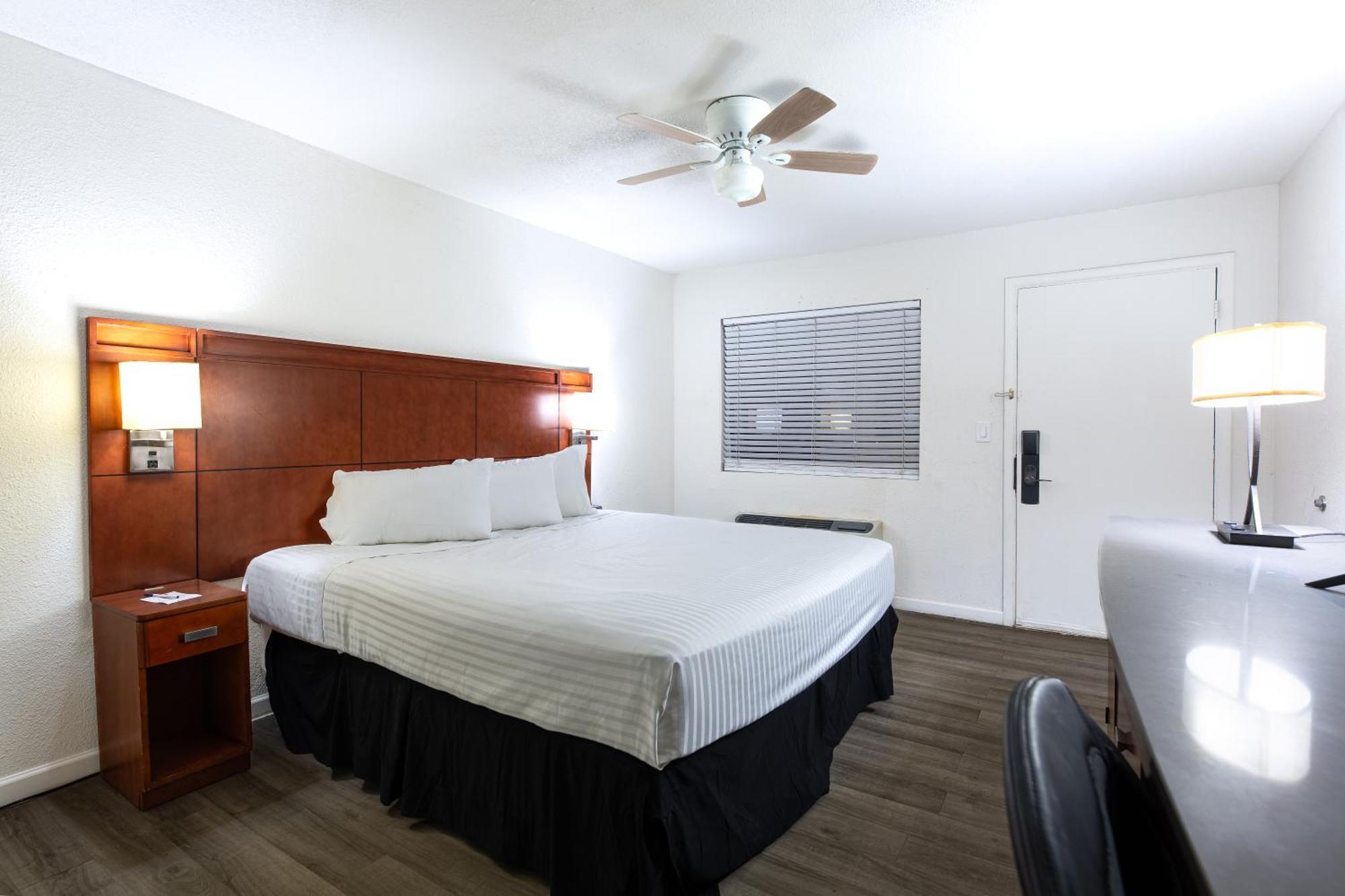 Travelodge By Wyndham Parker Exteriér fotografie